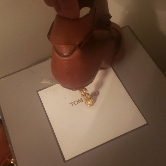 Shoes - Picture 5 of 7